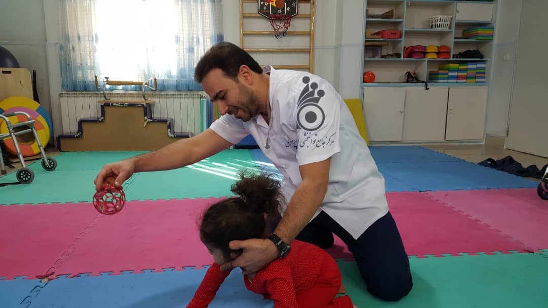 کاردرمانی چهار دست و پا رفتن